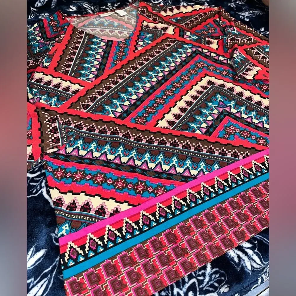Chico’s 3/4 Sleeve Aztec Print Slit Arms Top 20” P2P - Picture 3 of 8